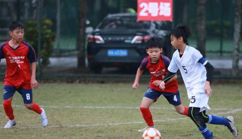 2024海南省青少年足球邀请赛开踢 300名足球少年参加